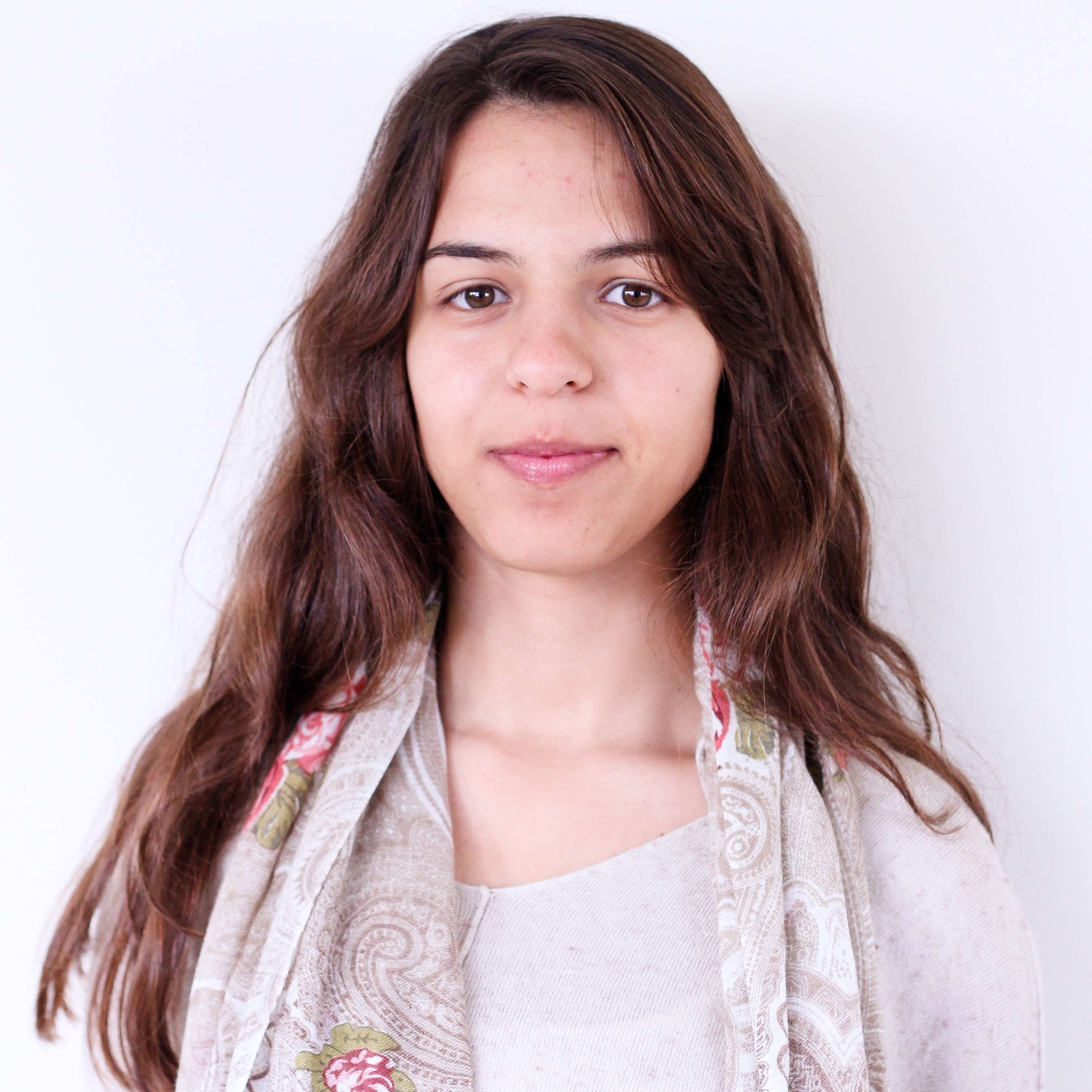 hi pet sitter master student available to work as a babysitter p t work as a babysitter