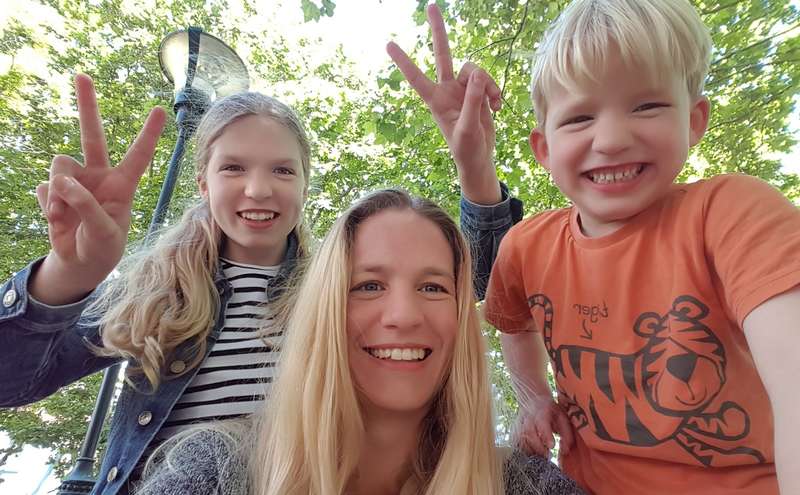 babysitter job cascais theatrical family in cascais seeks joyful part time babysitting jobs for 16 year olds